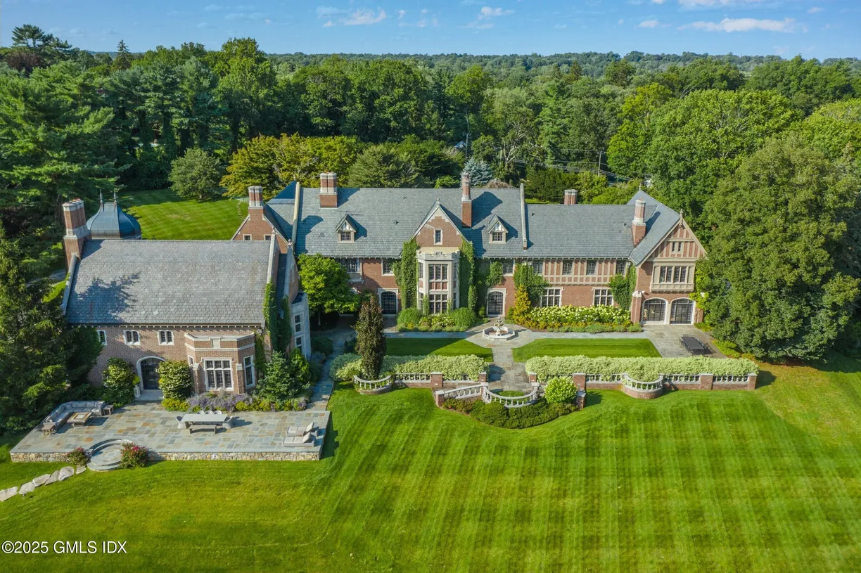 Greenwich Real Estate | View 544 Oenoke Ridge | Listing