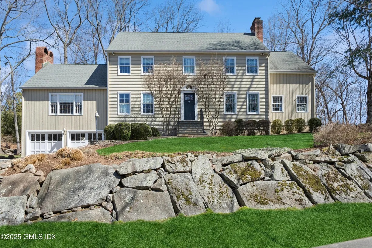 Greenwich Real Estate | View 1 Arrowhead Lane | 4 Beds, 3 Baths