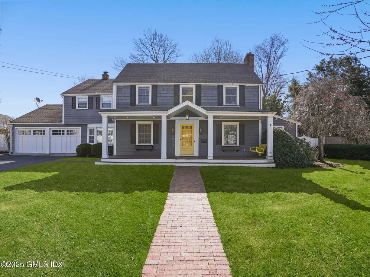 Greenwich Real Estate | View 259 Somerset Avenue | 5 Beds, 3 Baths