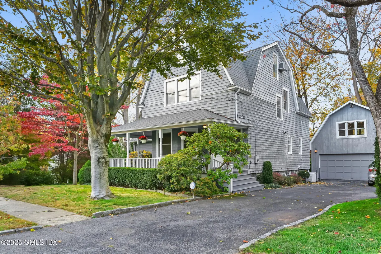 11 Shorelands Place, Old Greenwich, CT 06870 Property for sale