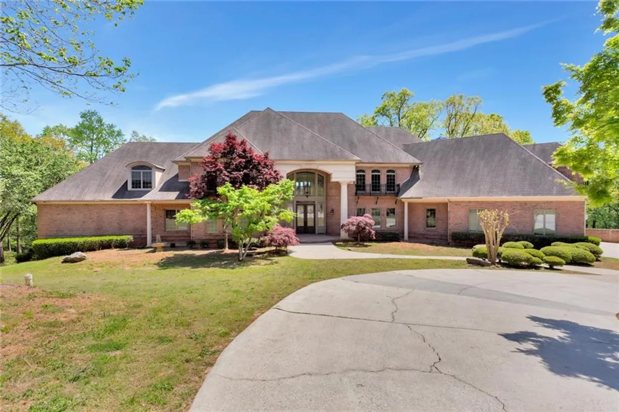Savannah Real Estate | View 1481 Jones Road | 7 Beds, 5 Baths