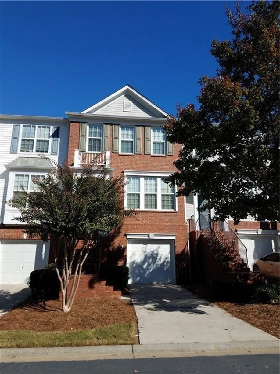 Savannah Real Estate | View 1379 Thornborough Drive | 3 Beds, 3 Baths
