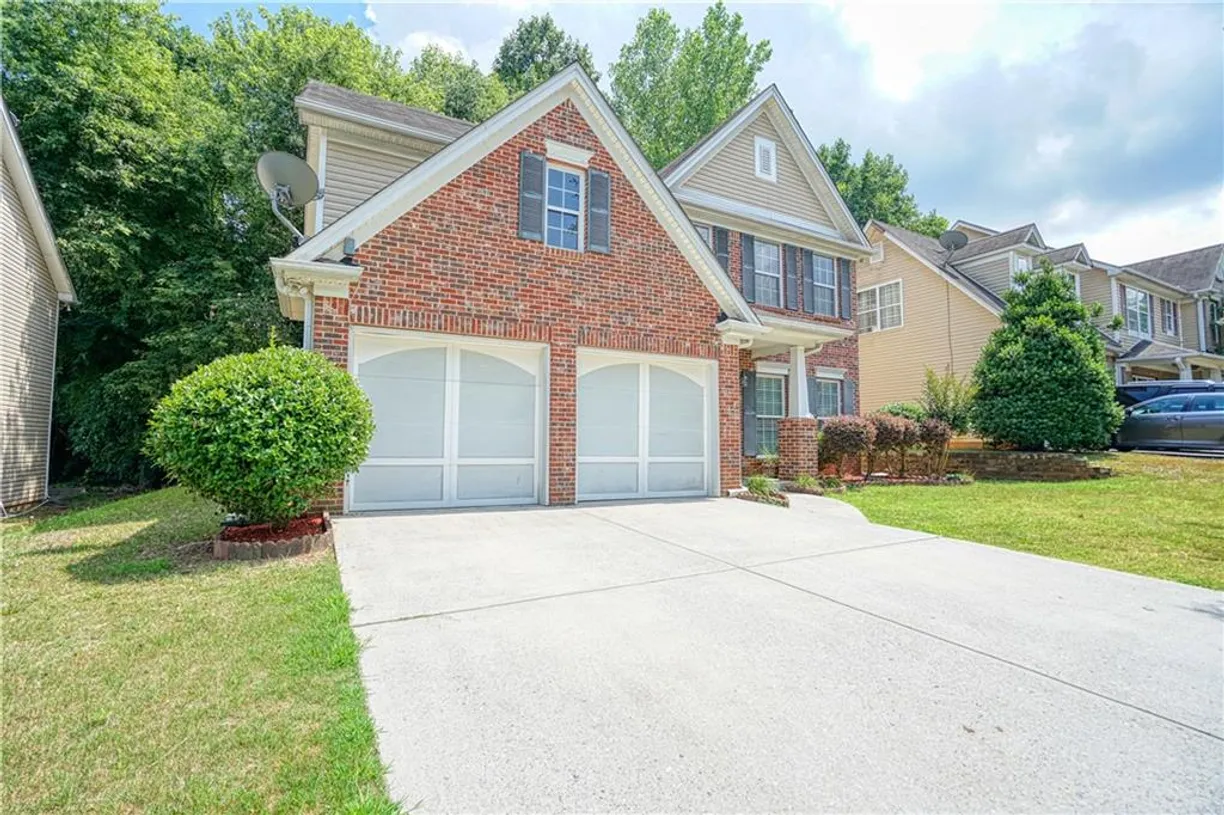 Savannah Real Estate | View 3334 Star Pine Court | 5 Beds, 3 Baths