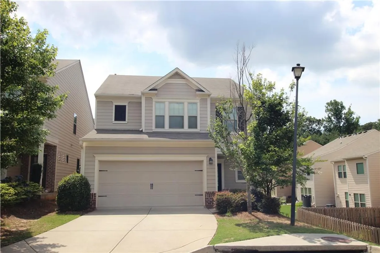 Savannah Real Estate | View 2635 Winfield Court | 4 Beds, 2 Baths