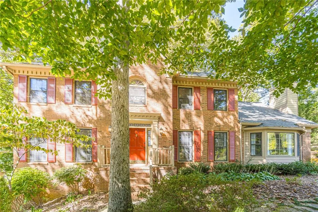 Savannah Real Estate | View 11730 Highland Colony Drive | 4 Beds, 3 Baths