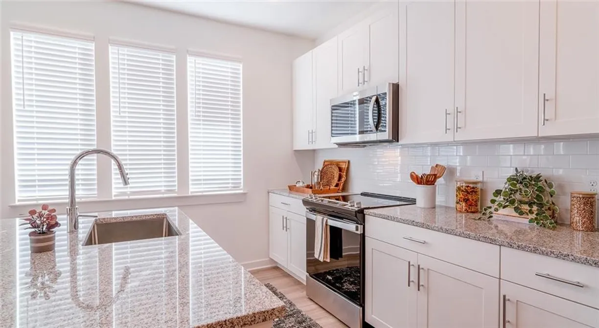 Savannah Real Estate | View 1600 Ronald Reagan Boulevard, 01-4107 | 2 Beds, 2 Baths