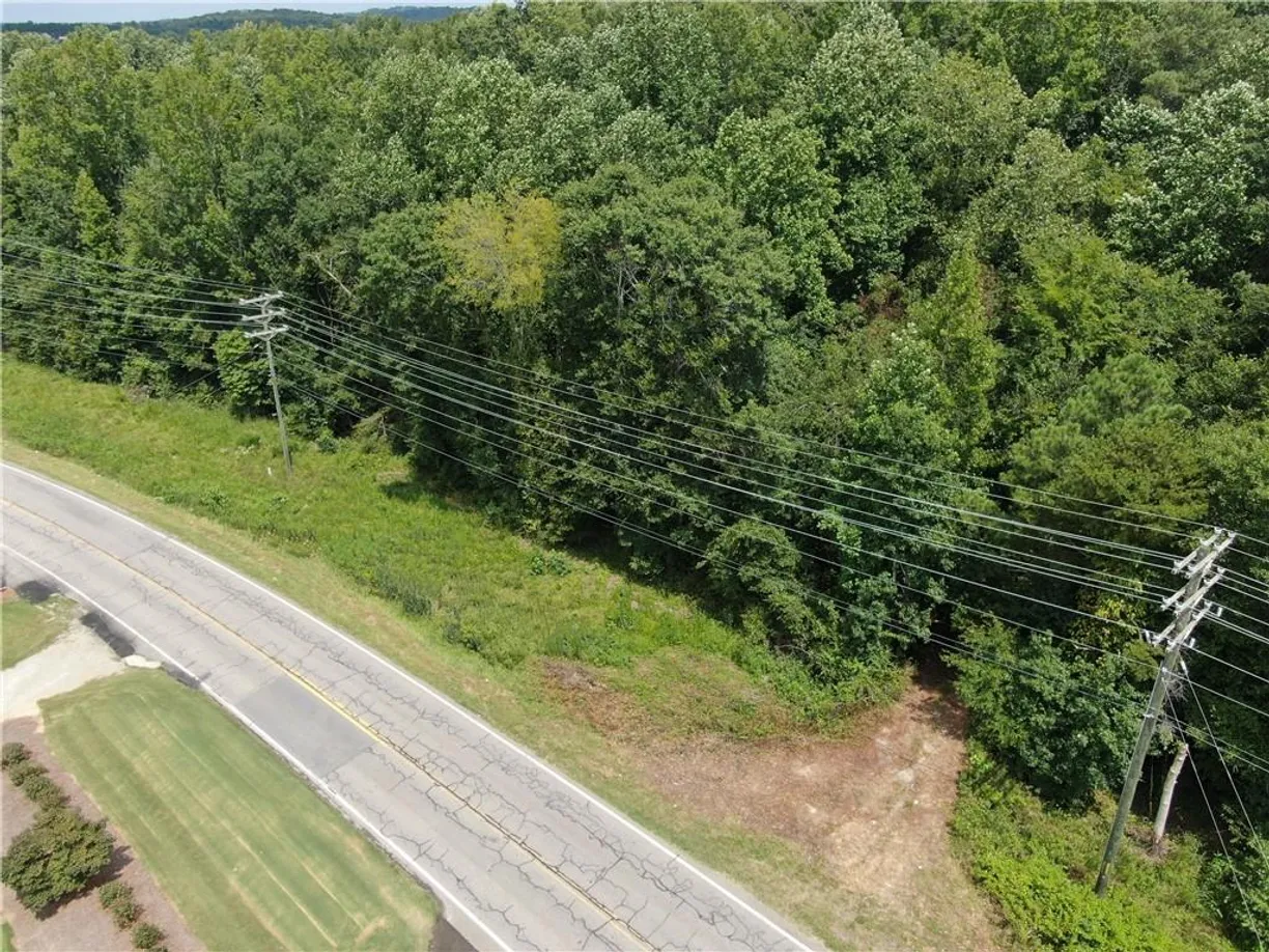 Savannah Real Estate | View 7249 Spout Springs Road | 3 Beds, 2 Baths