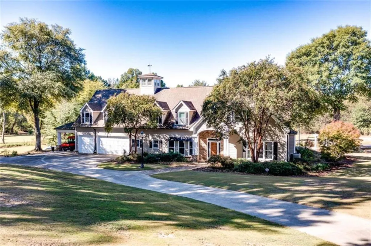 Savannah Real Estate | View 479 Bill Watkins Road | 5 Beds, 4 Baths