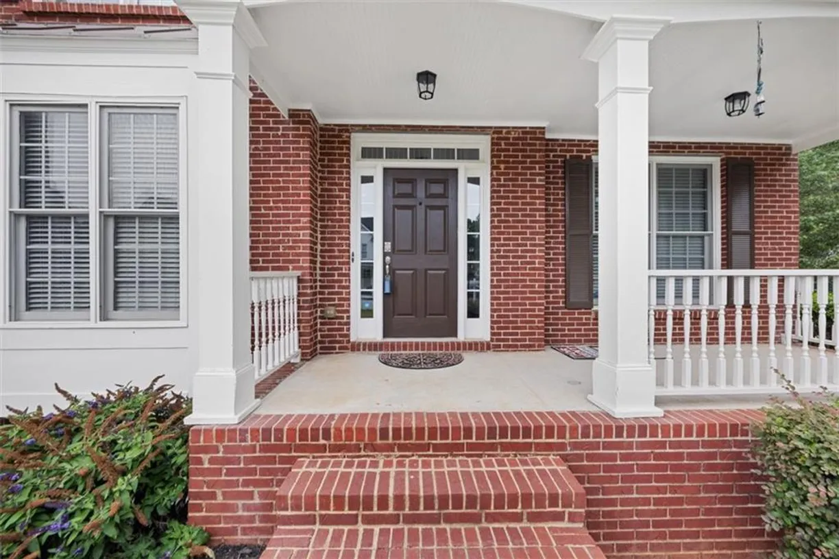 Savannah Real Estate | View 940 SOUTHFIELD | 5 Beds, 3 Baths