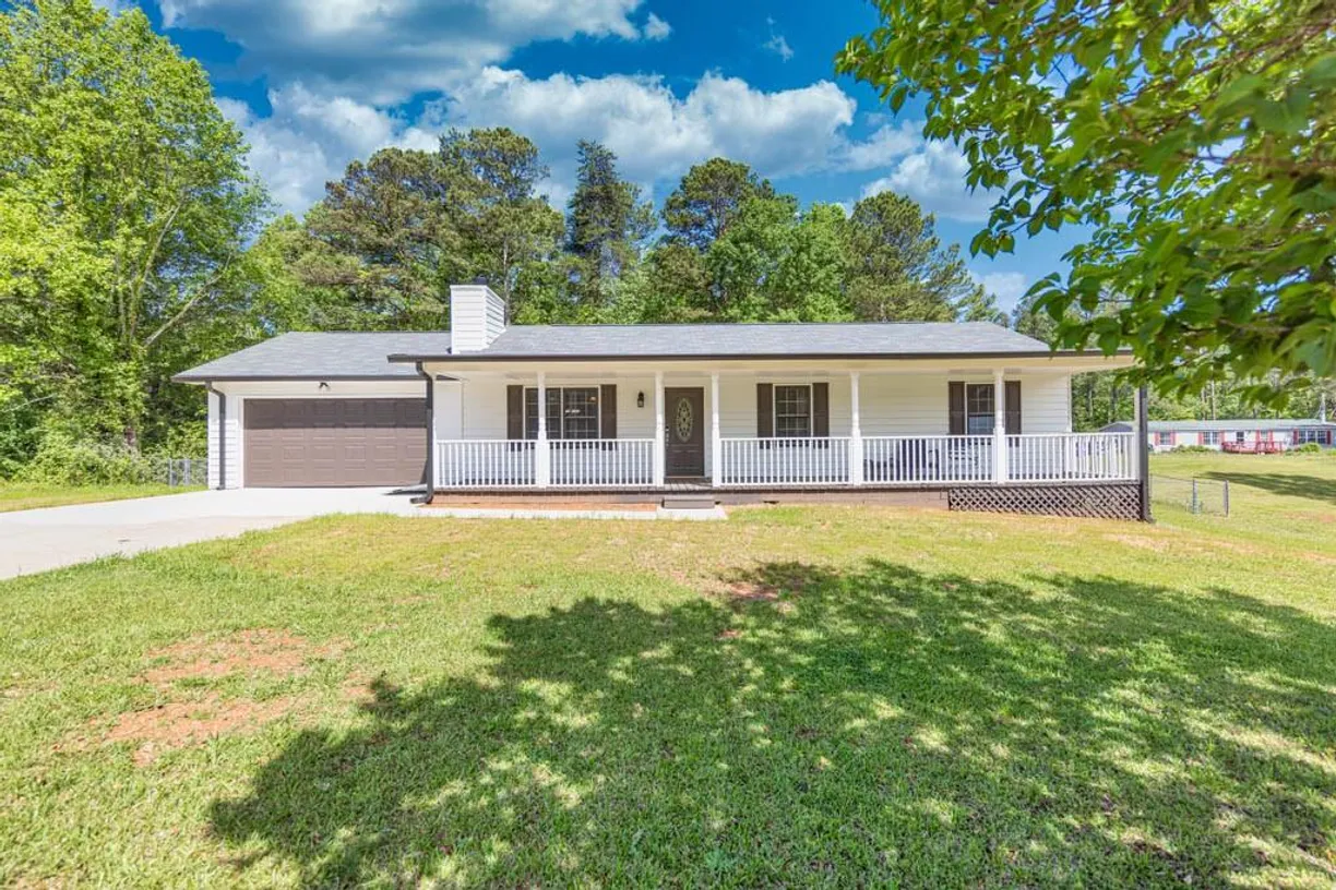 Savannah Real Estate | View 3200 Lee Drive | 3 Beds, 2 Baths