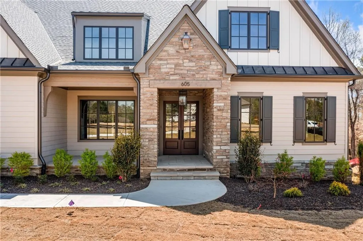 Savannah Real Estate | View 605 Claxton Lane | Listing