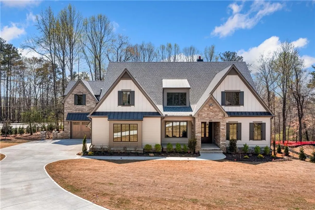 Savannah Real Estate | View 605 Claxton Lane | 6 Beds, 6 Baths