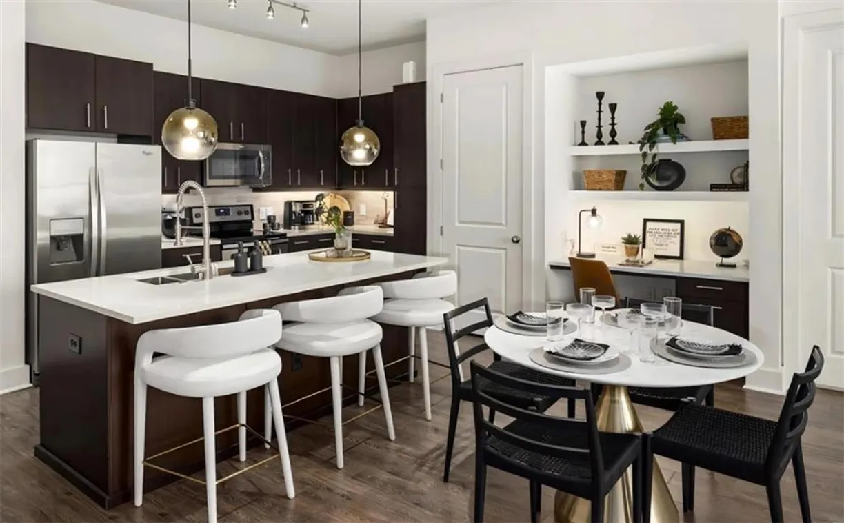 Savannah Real Estate | View 1010 W Peachtree Street, 403 | Listing