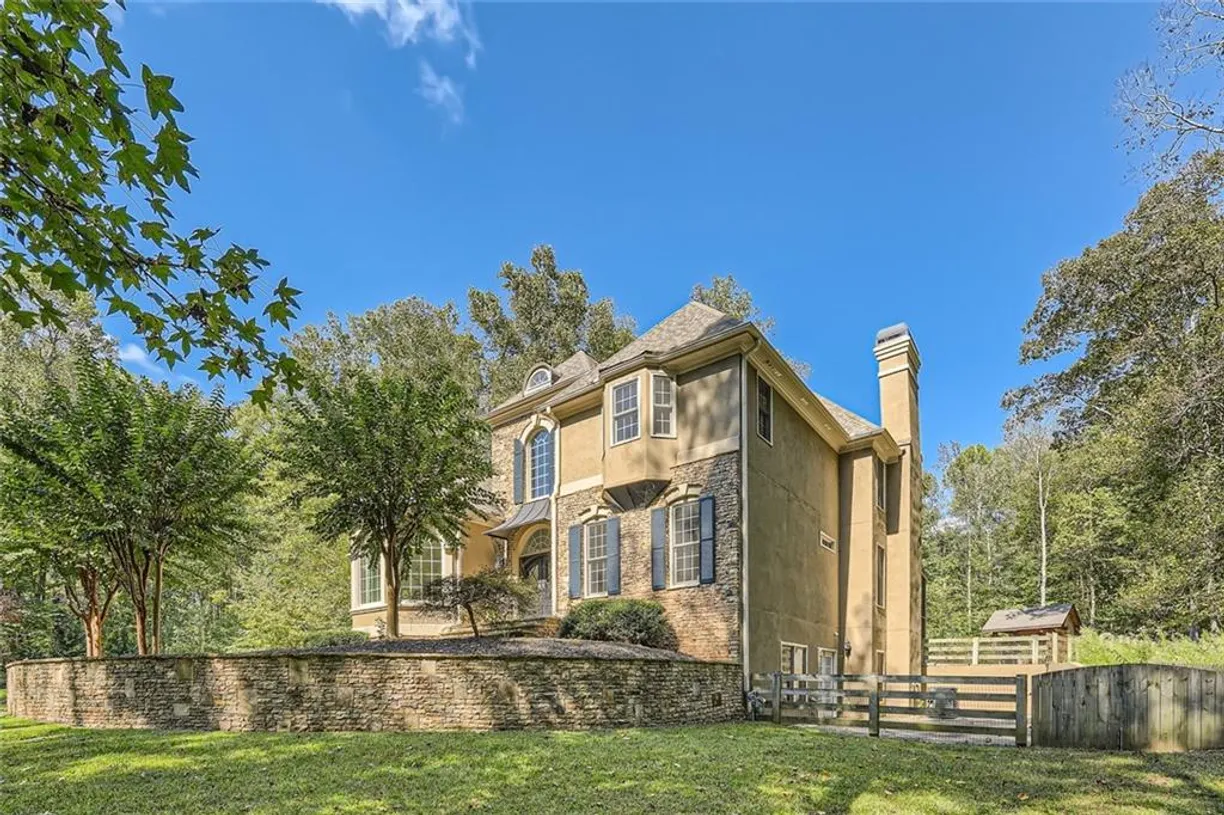 Savannah Real Estate | View 138 Laurel Ridge Drive | 5 Beds, 4 Baths