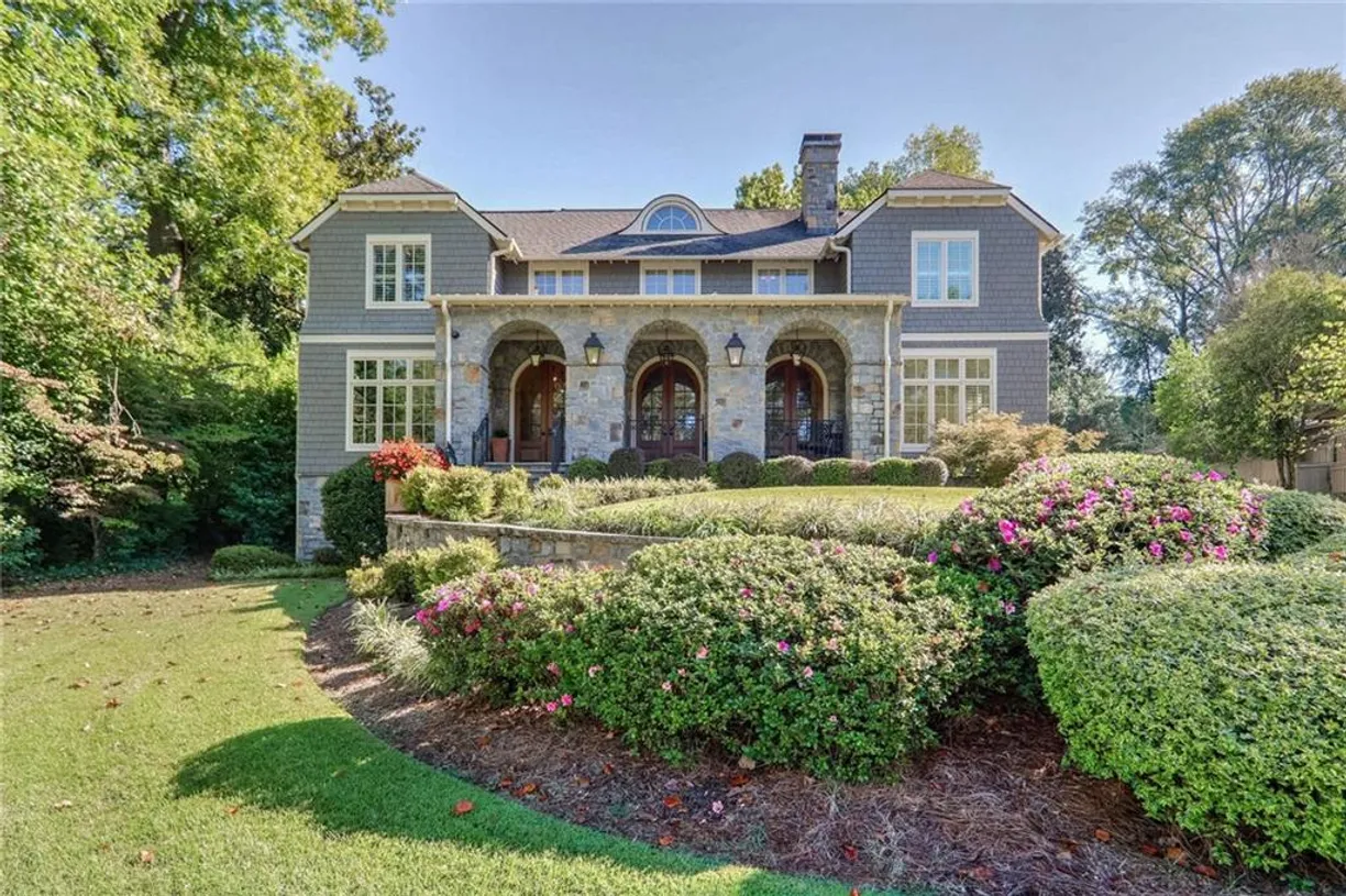 Savannah Real Estate | View 1691 Doncaster Drive | 4 Beds, 4 Baths