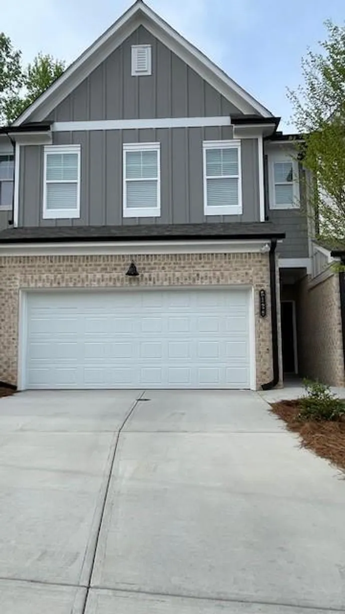 Savannah Real Estate | View 5126 Hillington Way | 3 Beds, 2 Baths