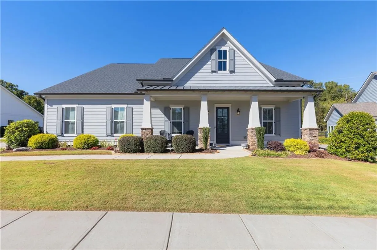 Savannah Real Estate | View 115 Waverly Drive | 3 Beds, 3 Baths