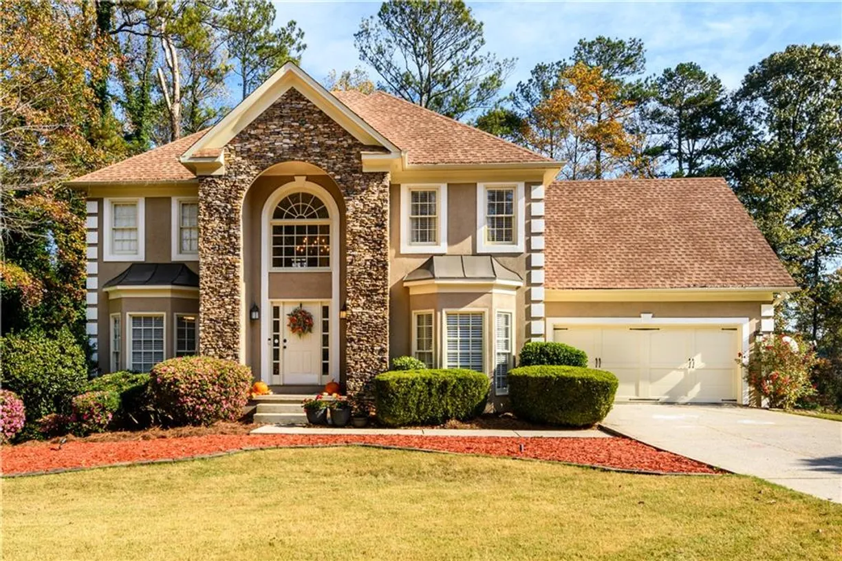 Savannah Real Estate | View 1379 Christiana Drive | 5 Beds, 2 Baths