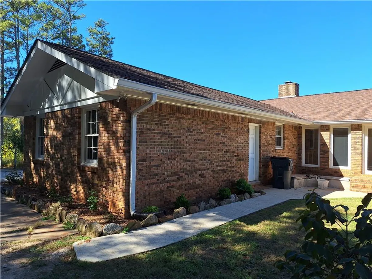 Savannah Real Estate | View 2765 Collins Hill Road | 4 Beds, 3 Baths