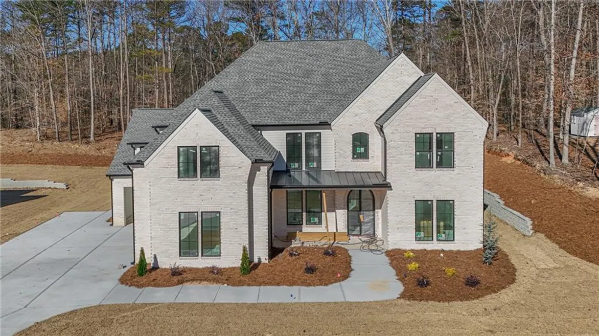 Savannah Real Estate | View 1631 Thomas Drive | 4 Beds, 5 Baths