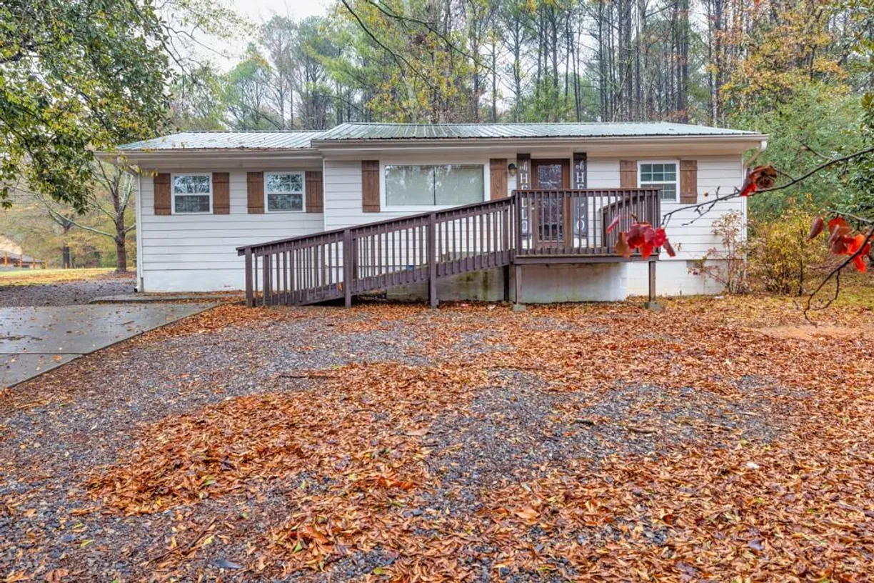 Savannah Real Estate | View 3450 Bethany Bend | 3 Beds, 2 Baths