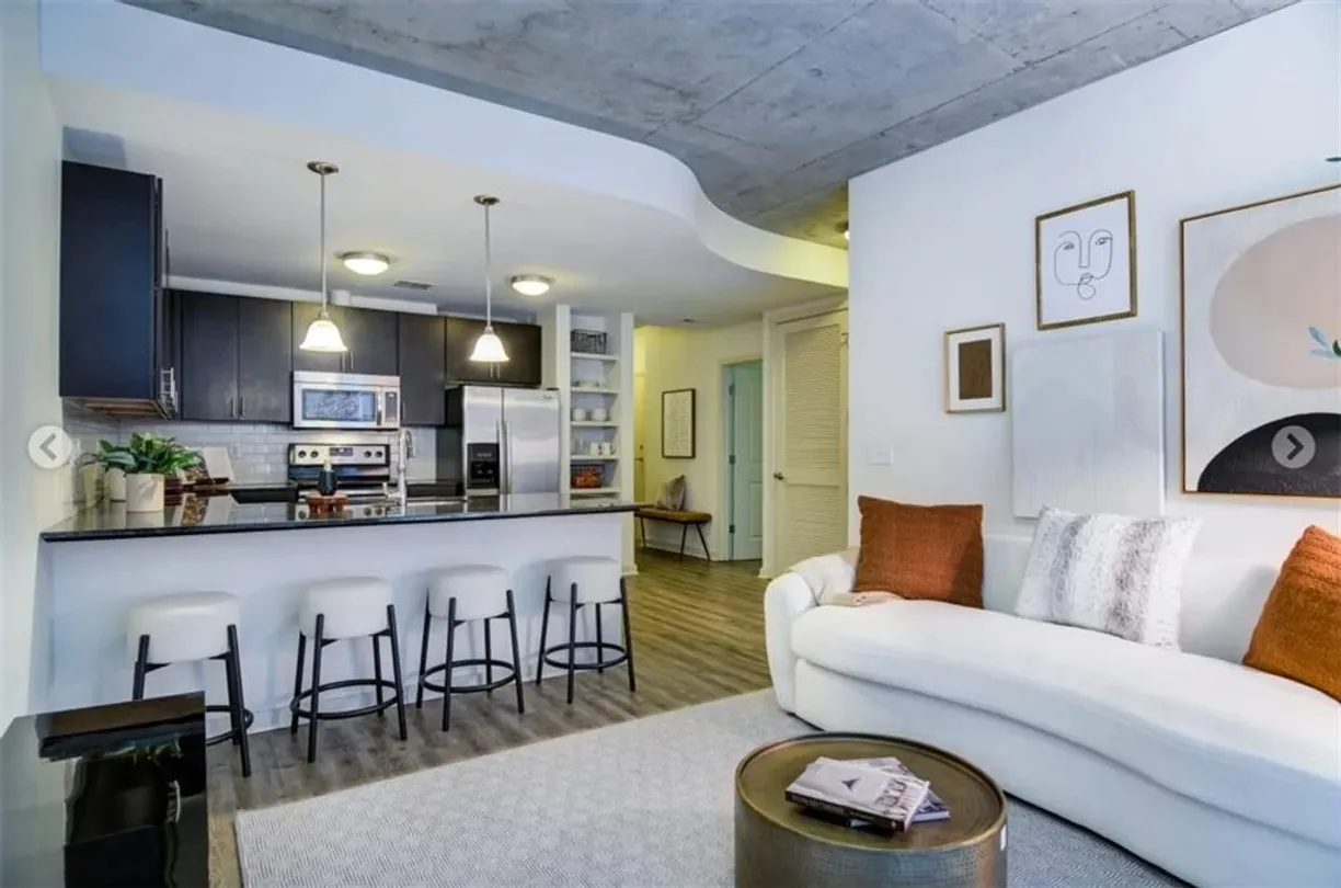 Savannah Real Estate | View 1080 W Peachtree Street, 802 | 2 Beds, 2 Baths
