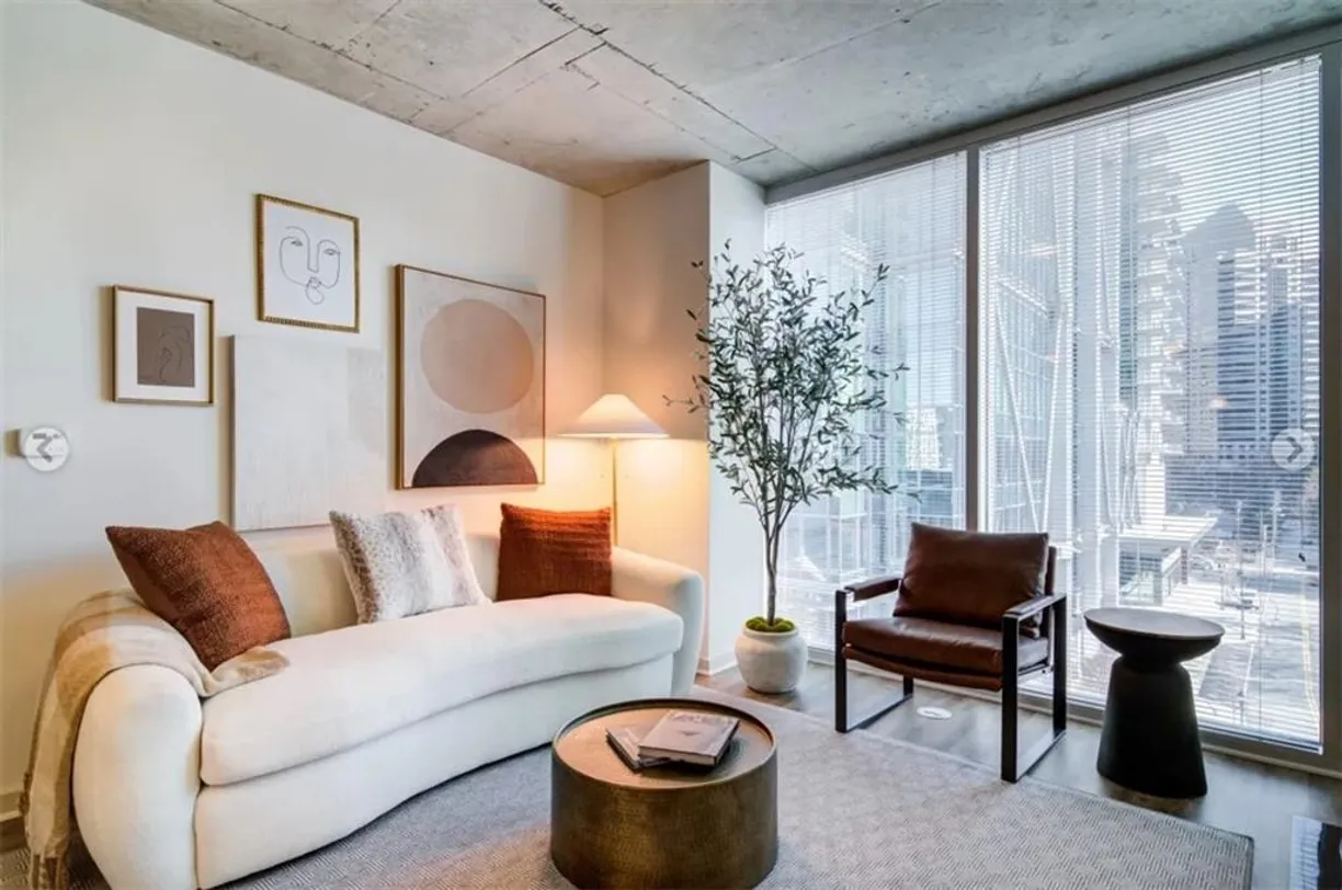 Savannah Real Estate | View 1080 W Peachtree Street, 802 | Listing