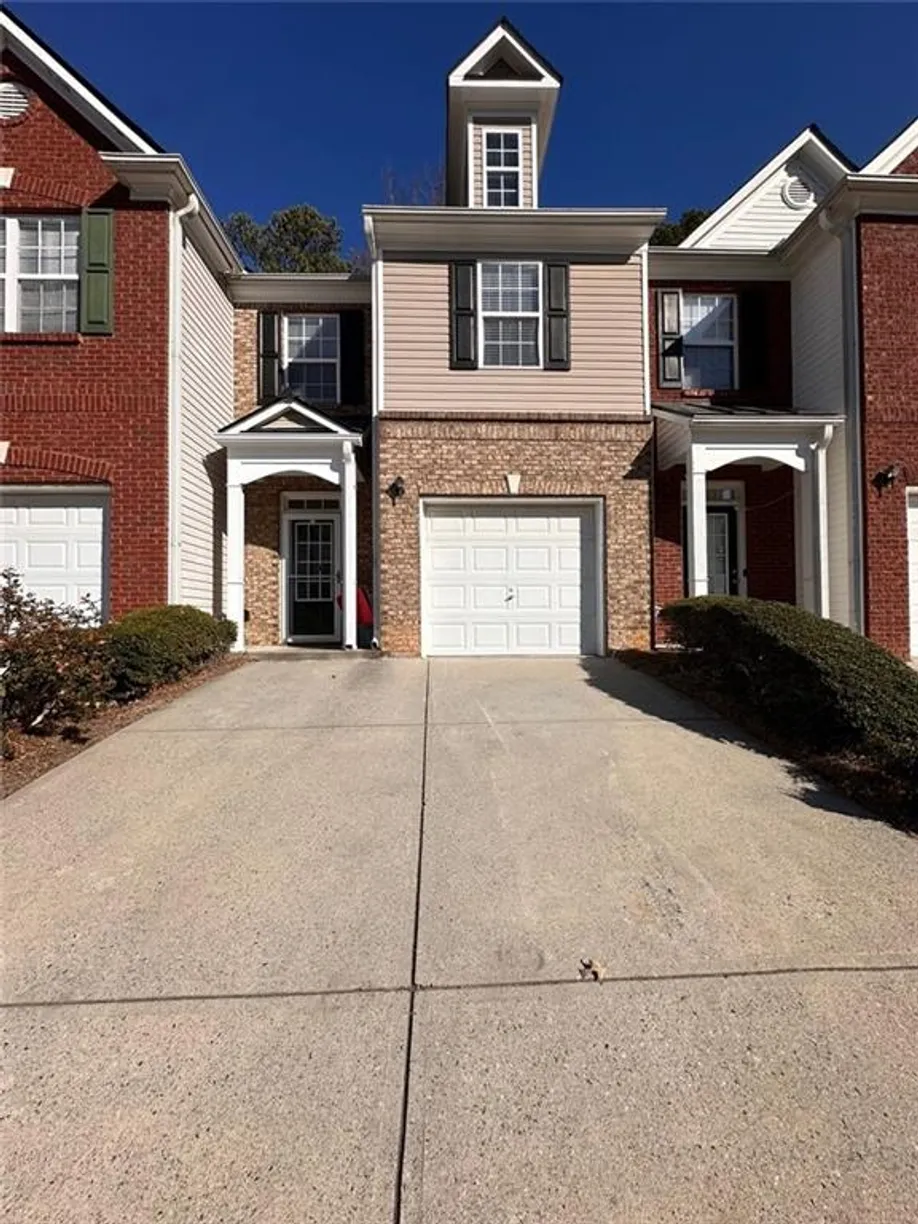 Savannah Real Estate | View 2429 Birkhall Way | 3 Beds, 2 Baths
