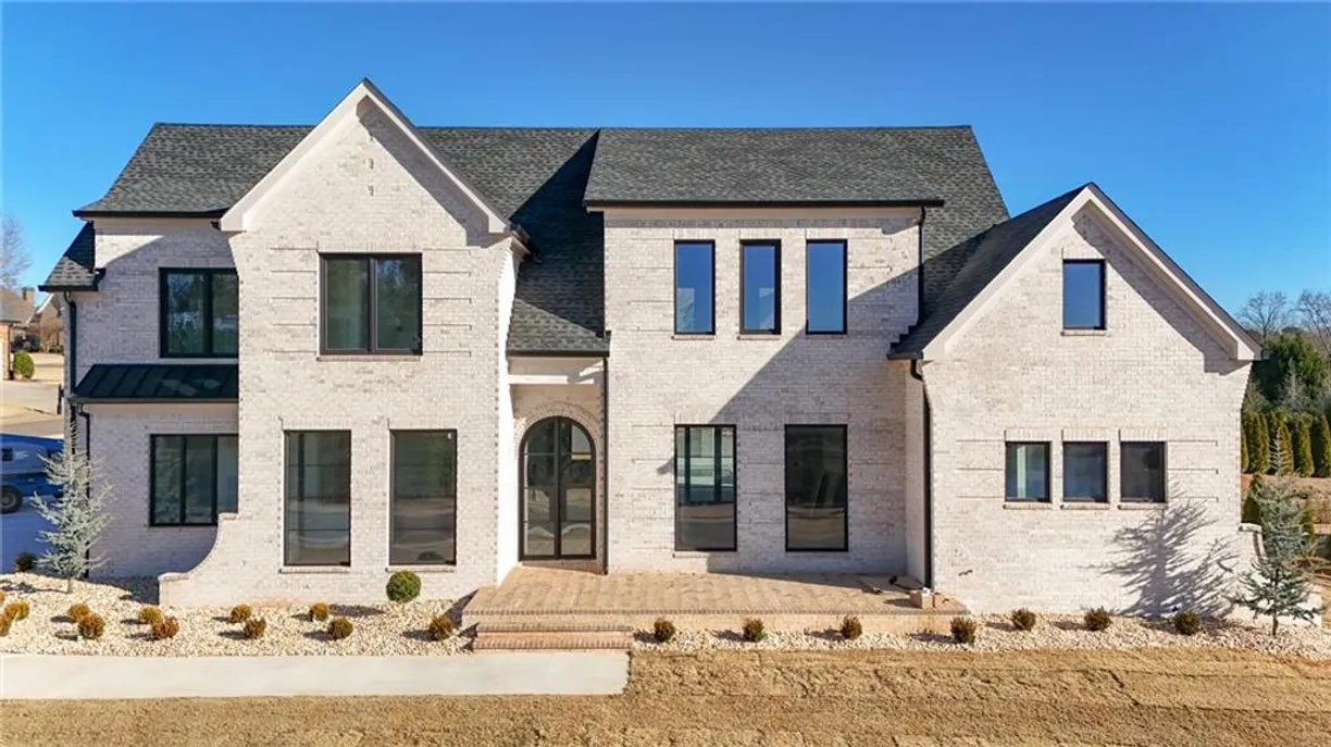Savannah Real Estate | View 2445 Sunflower Drive | 4 Beds, 4 Baths