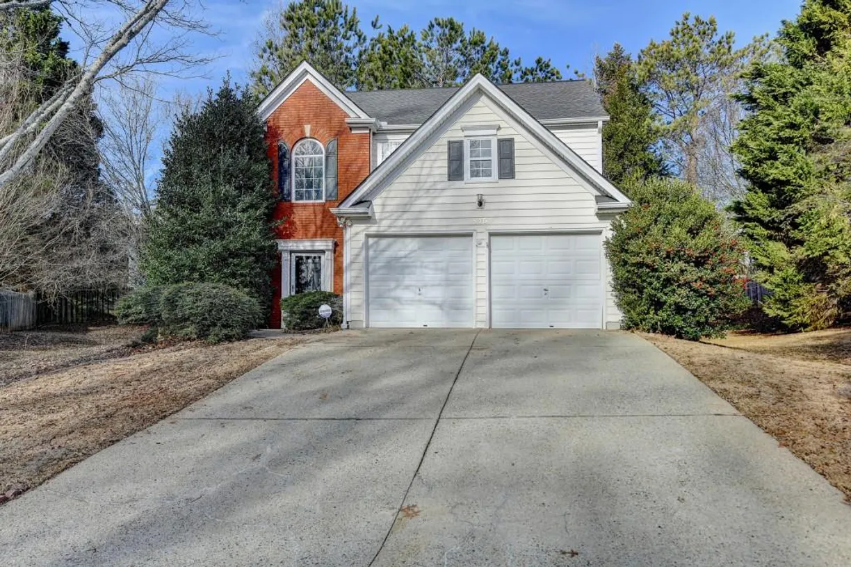 Savannah Real Estate | View 815 Aria Court | 3 Beds, 2 Baths