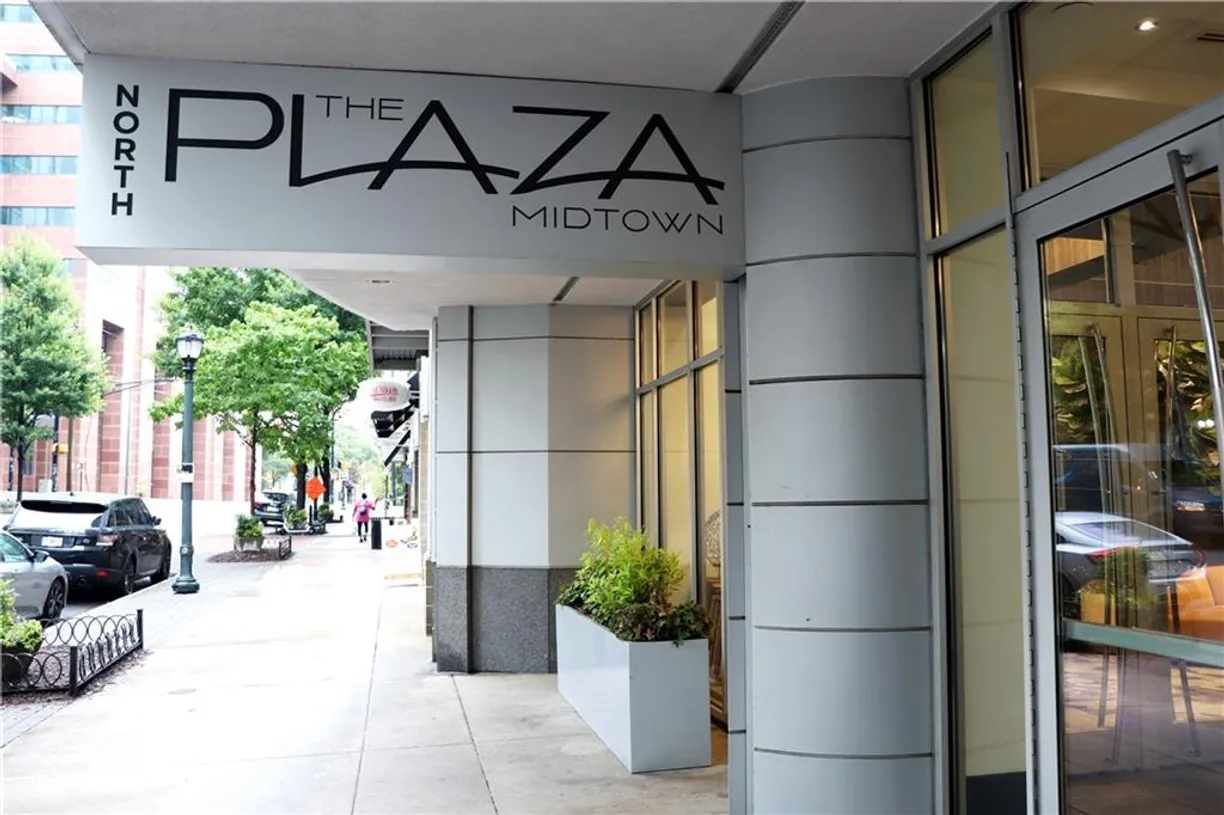 Savannah Real Estate | View 44 Peachtree Place, 926 | 1 Bed, 1 Bath