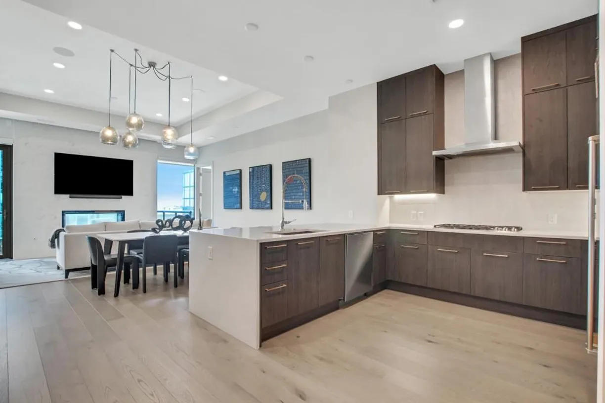 Savannah Real Estate | View 40 12th Street, 1401 | 2 Beds, 2 Baths
