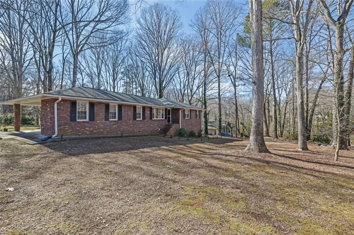 Savannah Real Estate | View 3218 RICHWOOD Drive | 3 Beds, 2 Baths