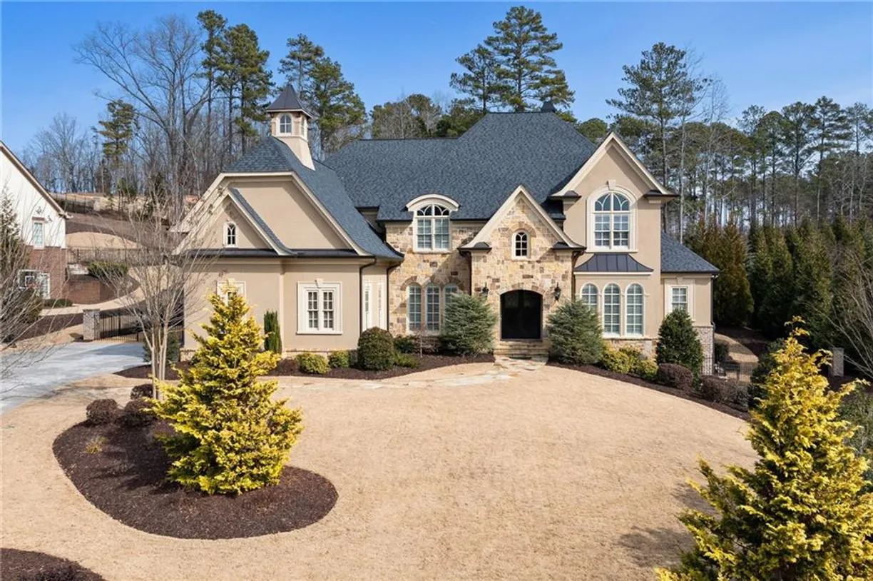 Savannah Real Estate | View 16143 Belford Drive | 5 Beds, 5 Baths