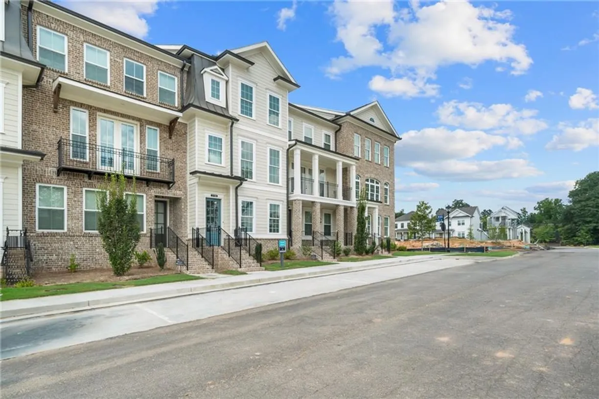 Savannah Real Estate | View 2380 Edgar Park Place, 101 | Listing
