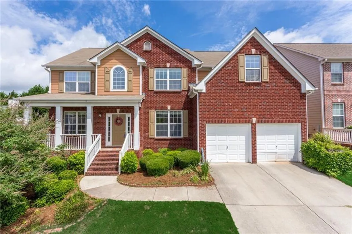 Savannah Real Estate | View 2615 Exeter Court | 5 Beds, 3 Baths