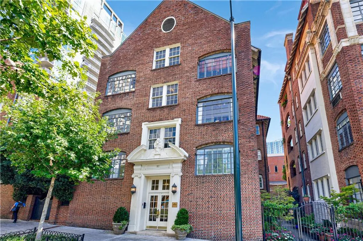 Savannah Real Estate | View 93 Peachtree Place, 5 | 1 Bed, 1 Bath