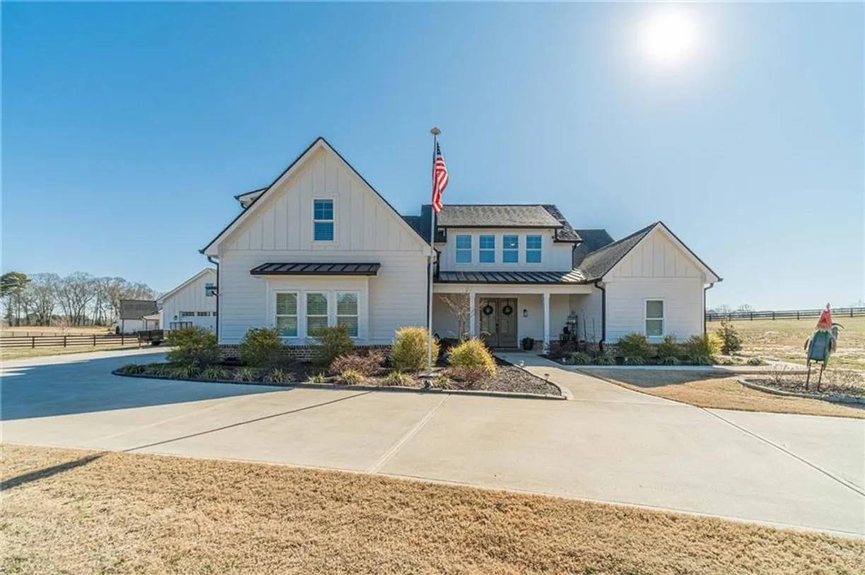 Savannah Real Estate | View 4065 Bold Springs Road | 5 Beds, 3 Baths