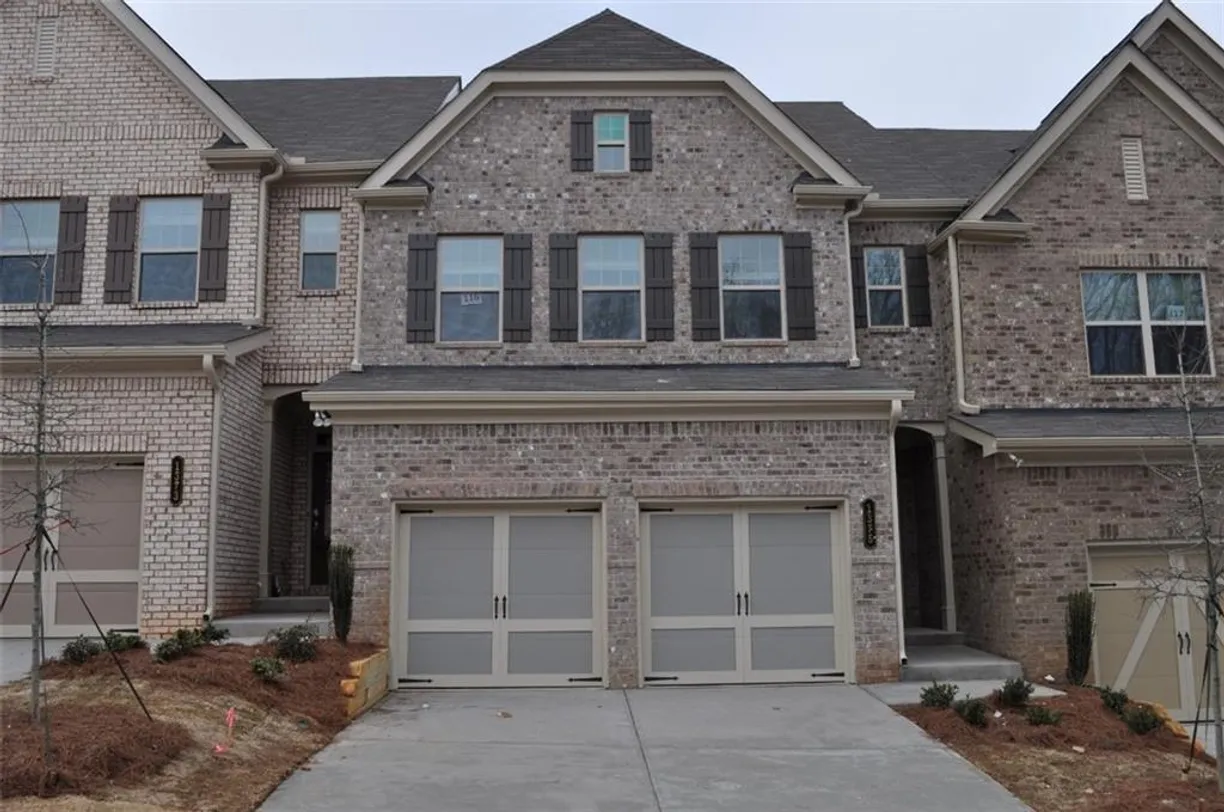 Savannah Real Estate | View 1375 Elderwood Way | 3 Beds, 2 Baths