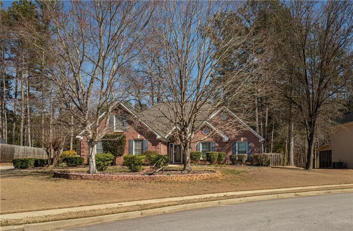 Savannah Real Estate | View 506 Morning Glory Court | 3 Beds, 2 Baths