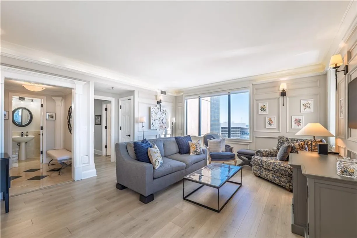 Savannah Real Estate | View 75 14th Street, 3160 | Listing