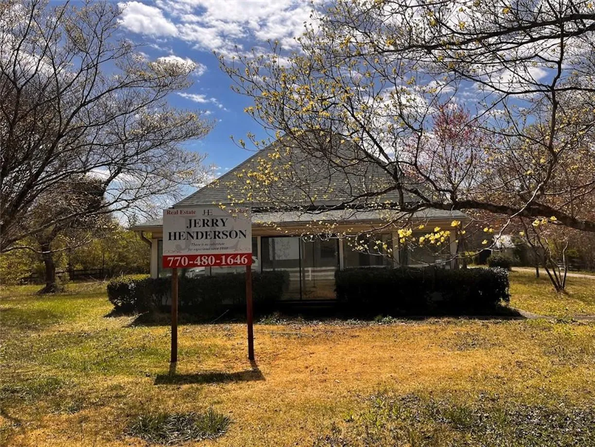 Savannah Real Estate | View 3310 Pilgrim Mill Road | 3 Beds, 1 Bath