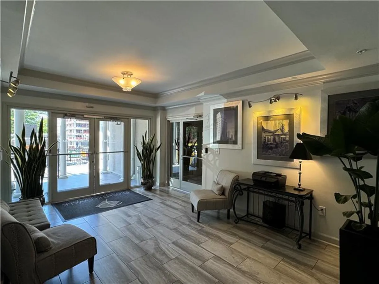Savannah Real Estate | View 1075 Peachtree Walk, A121 | Listing
