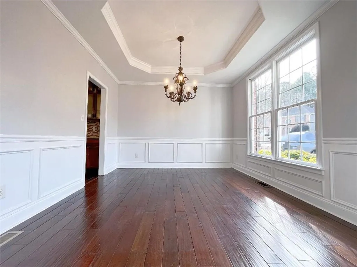 Savannah Real Estate | View 2542 Hillgrove Drive | Listing