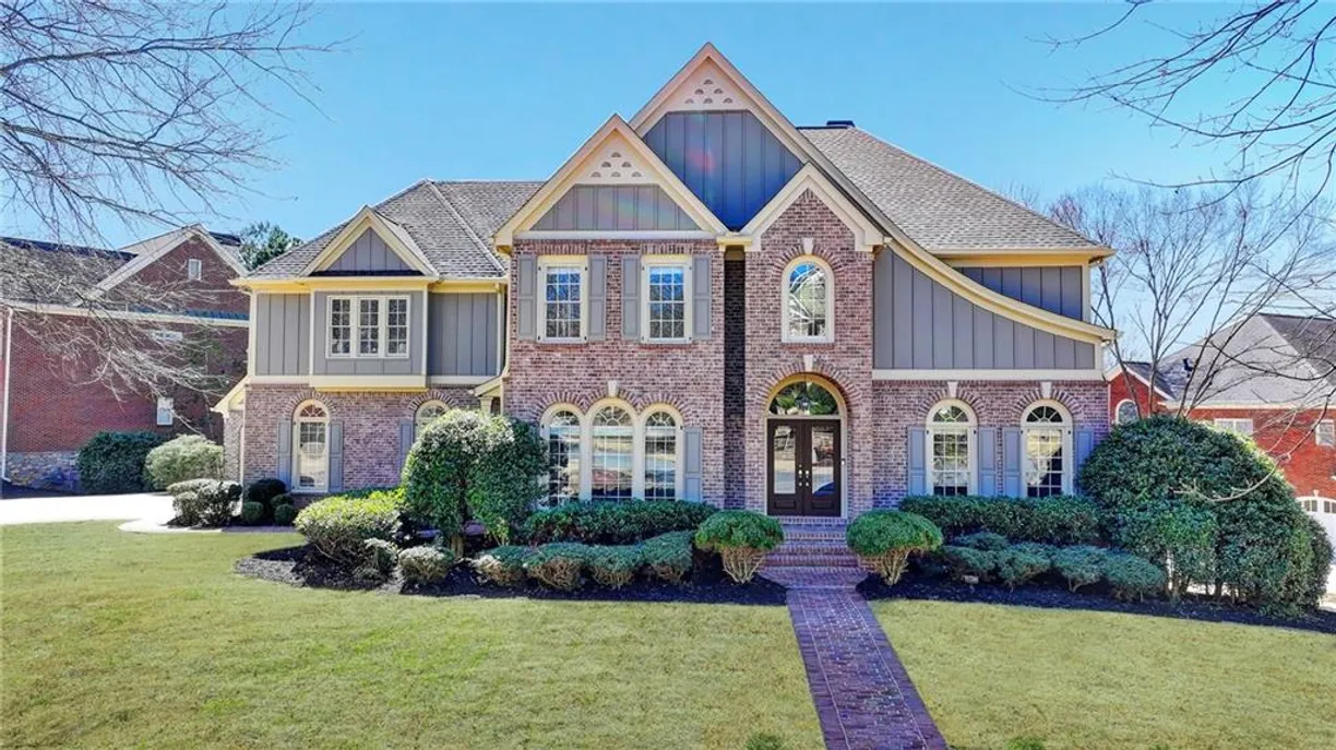 Savannah Real Estate | View 4634 Meadow Bluff Lane | 5 Beds, 5 Baths