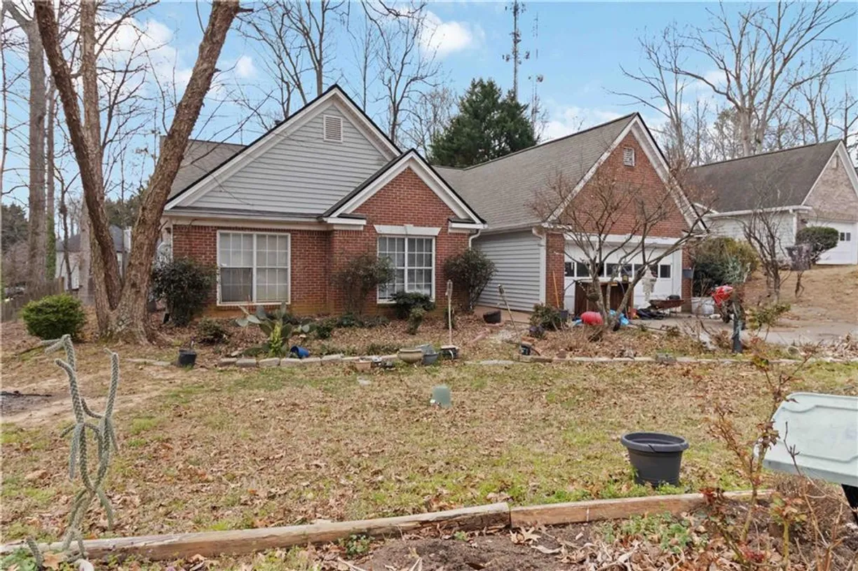 Savannah Real Estate | View 1220 Tab Roberts Road | 3 Beds, 2 Baths