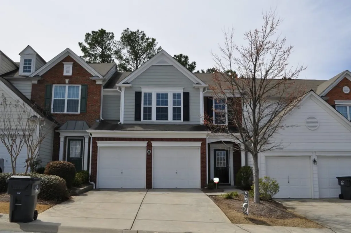 Savannah Real Estate | View 2380 Fairlie Drive | 3 Beds, 2 Baths