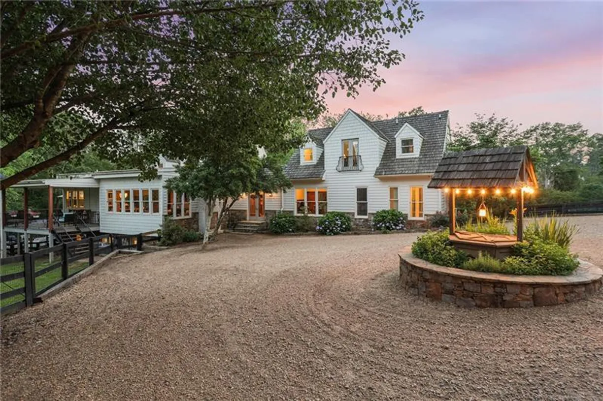 Savannah Real Estate | View 14745 Wood Road | 5 Beds, 6 Baths