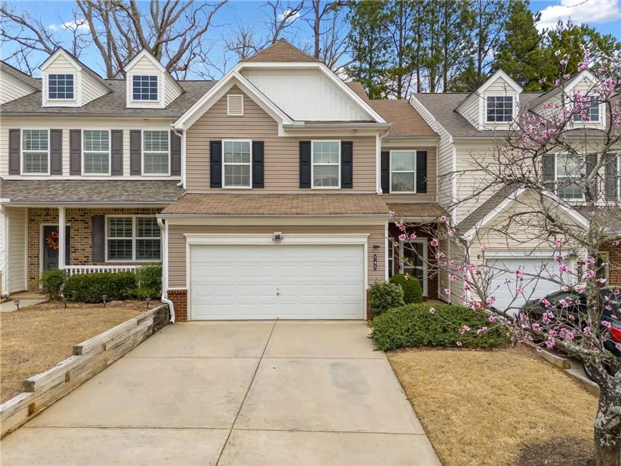 Savannah Real Estate | View 545 Windstone Trail | 3 Beds, 2 Baths