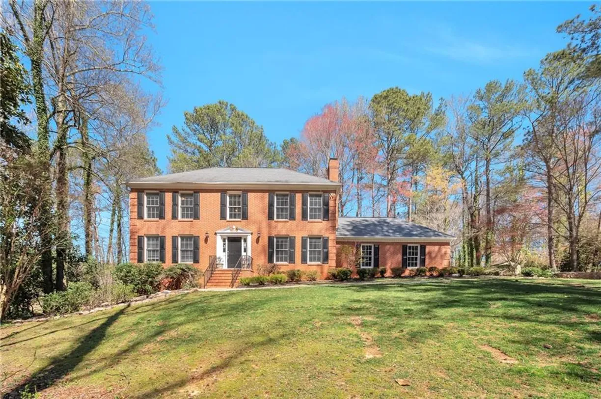 Savannah Real Estate | View 1095 Willow Bend | 4 Beds, 2 Baths
